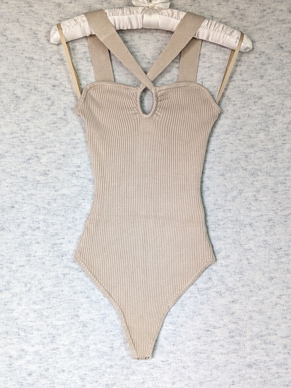 Abercrombie & Fitch Criss-Cross Keyhole Bodysuit Beige NWOT Sz S Oatmeal